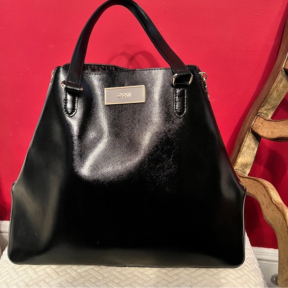 DKNY Shiny Saffiano Leather Tote Shoulder bag - Picture 2 of 16